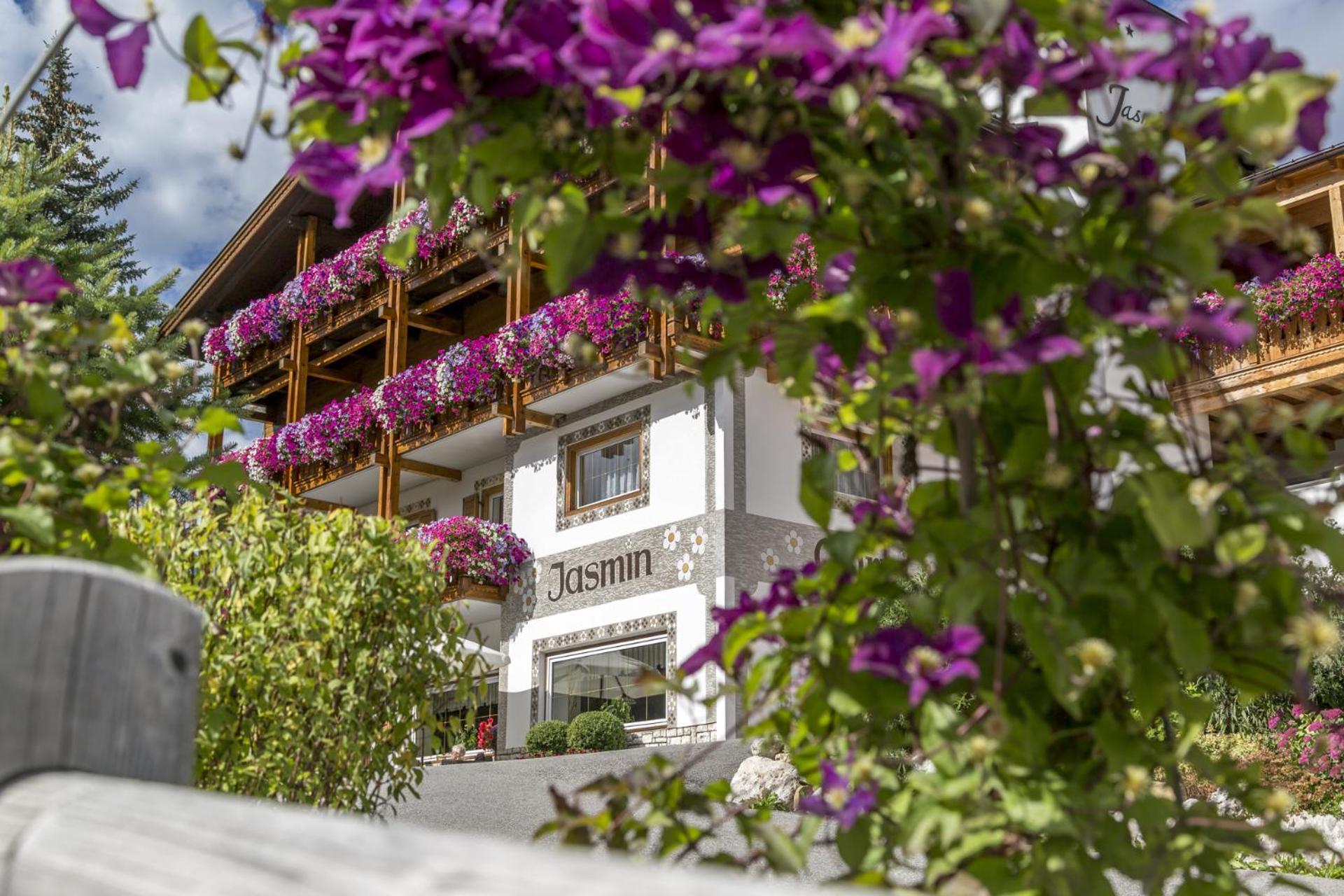 Garni Jasmin Hotel San Cassiano  Exterior photo